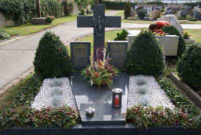 Familien Grab 2007 / 2008