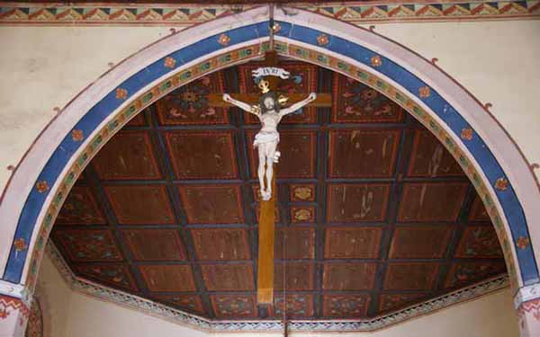 Kreuz im Triumphbogen