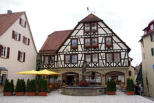 Brunnenstube mit Ritter Brunnen